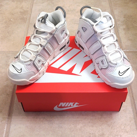 NEW Youth Nike Air More Uptempo Shoes - Picture 8 of 16